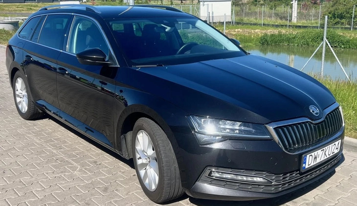Skoda Superb cena 86600 przebieg: 196600, rok produkcji 2020 z Poznań małe 106